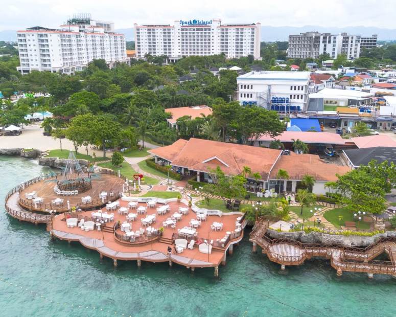 Foodie Paradise Meets Waterpark Thrills: My Unforgettable Weekend at Jpark&nbsp;Mactan